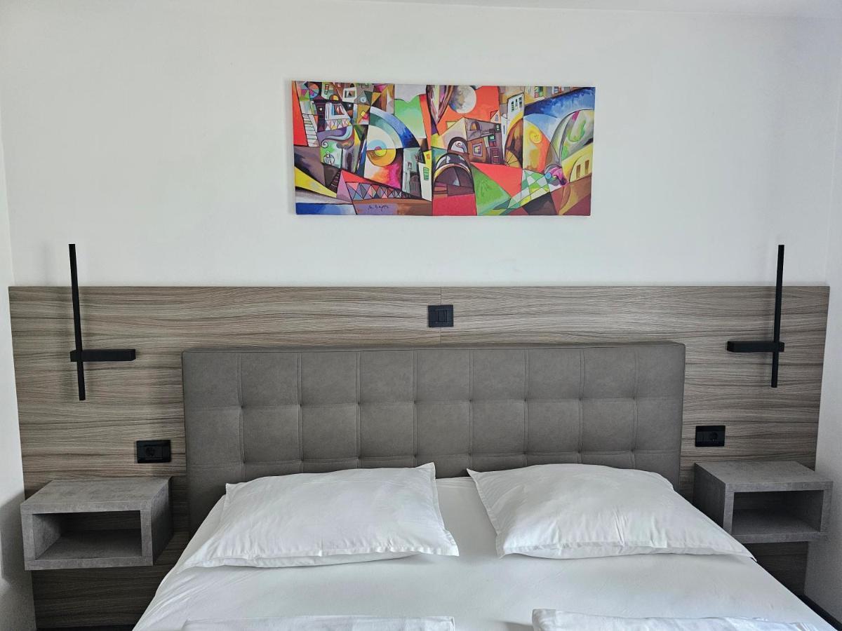 Premium Apartments Tade Funtana Luaran gambar